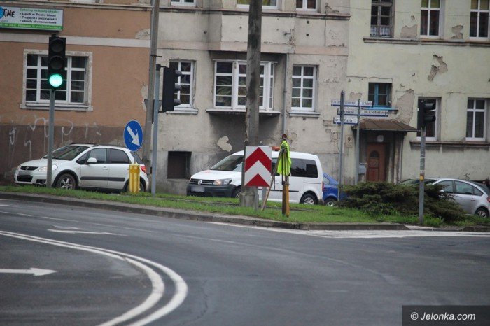 pynny-ruch-przez-podwale-foto-68333