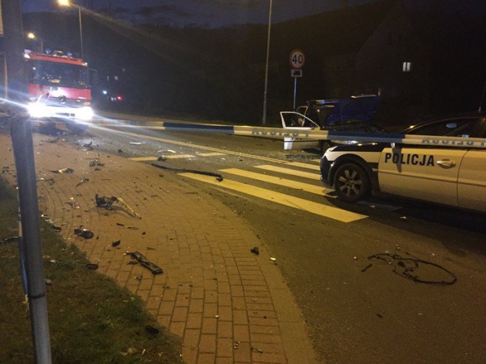 w-poscigu-ranni-policjanci-rozbite-radiowozy-aktualizacja-foto-68365
