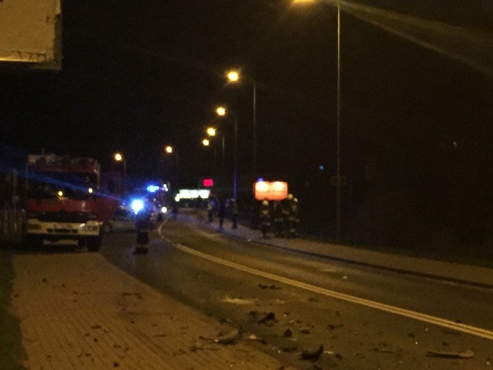 w-poscigu-ranni-policjanci-rozbite-radiowozy-aktualizacja-foto-68365