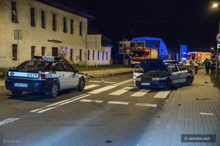 w-poscigu-ranni-policjanci-rozbite-radiowozy-aktualizacja-foto-68365