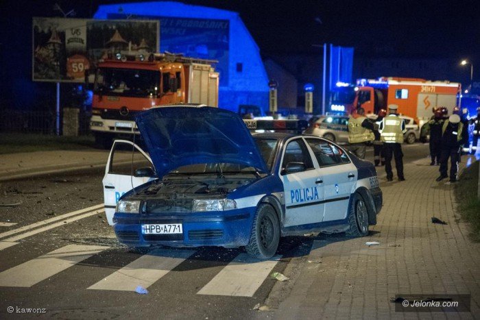 w-poscigu-ranni-policjanci-rozbite-radiowozy-aktualizacja-foto-68365