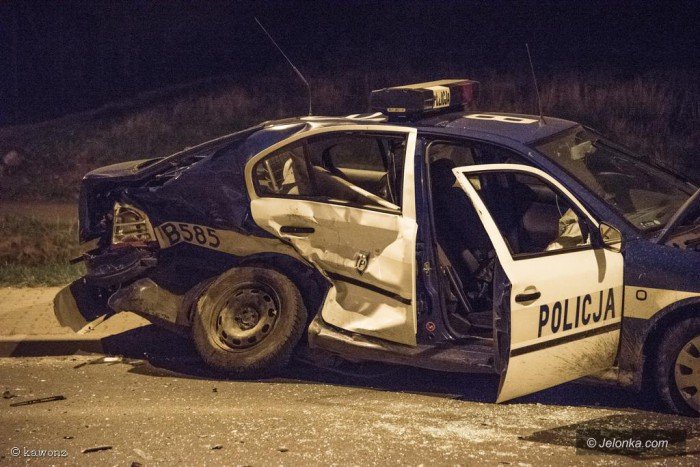 w-poscigu-ranni-policjanci-rozbite-radiowozy-aktualizacja-foto-68365