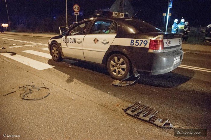 w-poscigu-ranni-policjanci-rozbite-radiowozy-aktualizacja-foto-68365