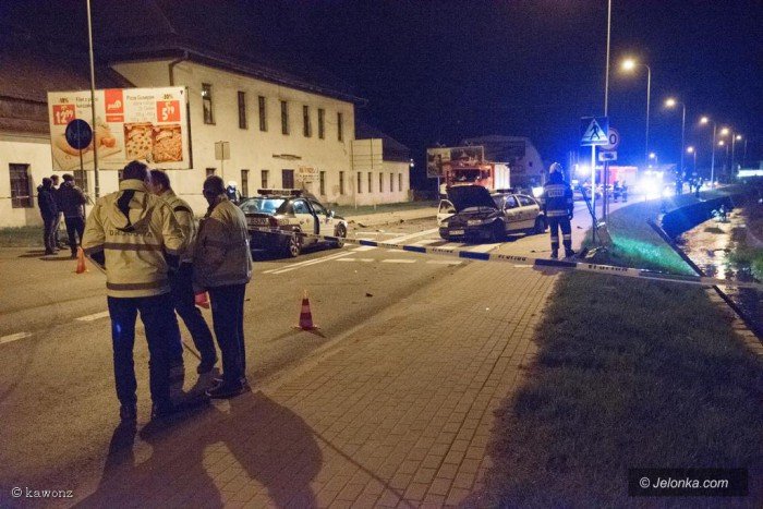 w-poscigu-ranni-policjanci-rozbite-radiowozy-aktualizacja-foto-68365