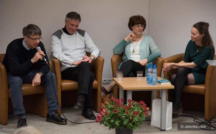 czytanie-ksiazek-jest-ich-pasja-foto-68395