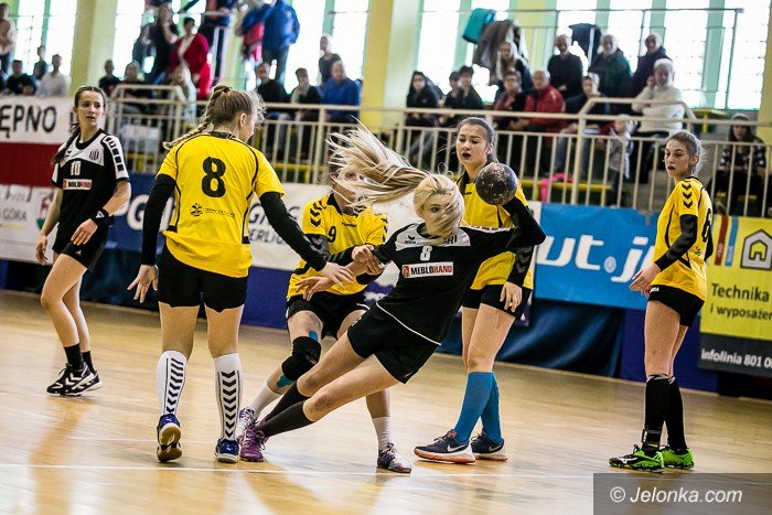 tylko-cud-moze-dac-im-awans-foto-68406