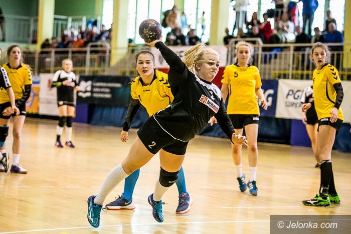 tylko-cud-moze-dac-im-awans-foto-68406