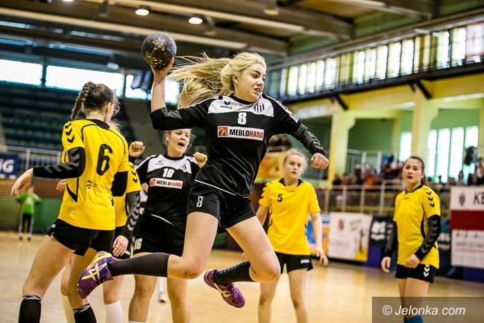 tylko-cud-moze-dac-im-awans-foto-68406