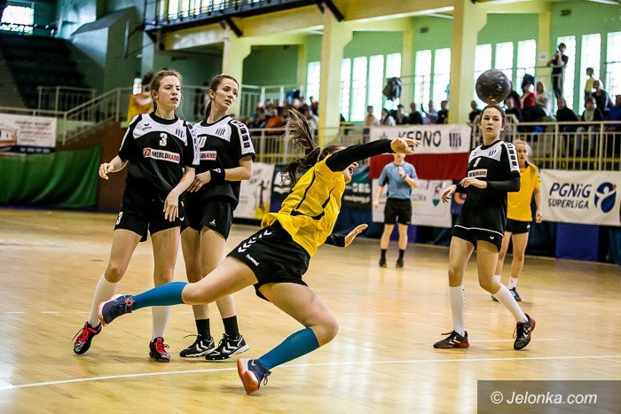 tylko-cud-moze-dac-im-awans-foto-68406