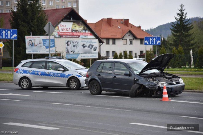 zderzenie-dwoch-aut-na-alei-jana-pawa-ii-foto-68441