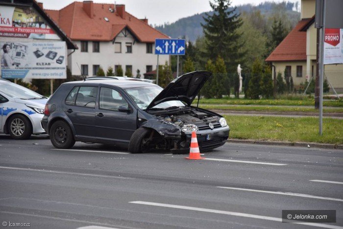 zderzenie-dwoch-aut-na-alei-jana-pawa-ii-foto-68441