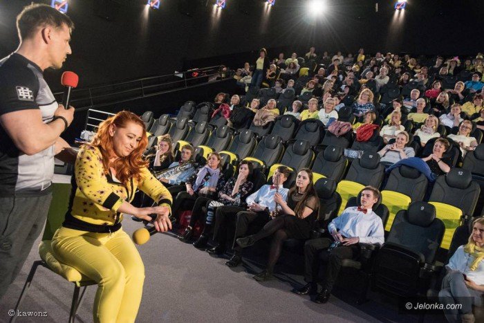 kino-kobiet-wiele-sie-dziao-foto-68474