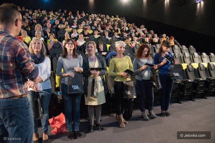 kino-kobiet-wiele-sie-dziao-foto-68474