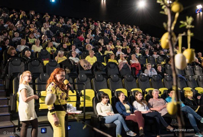 kino-kobiet-wiele-sie-dziao-foto-68474