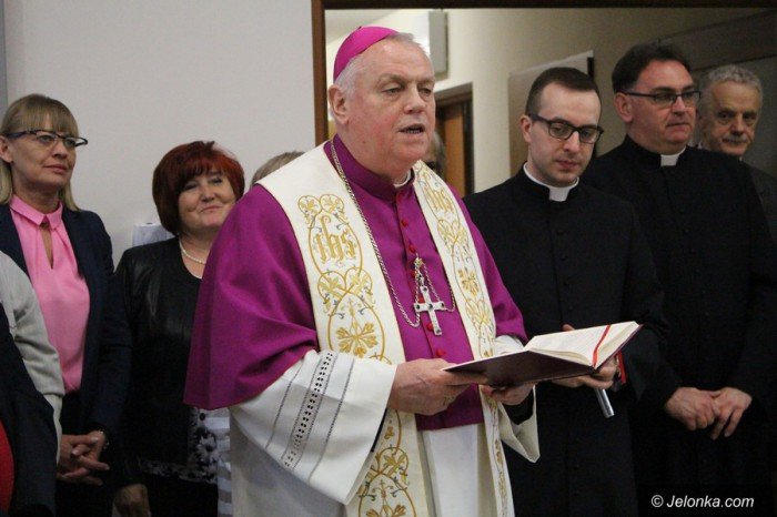 dom-samopomocy-poswiecony-przez-biskupa-foto-68488