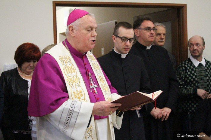 dom-samopomocy-poswiecony-przez-biskupa-foto-68488