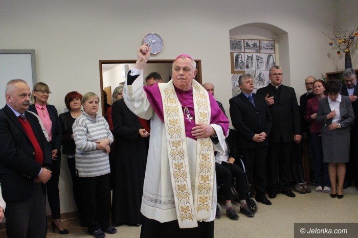 dom-samopomocy-poswiecony-przez-biskupa-foto-68488