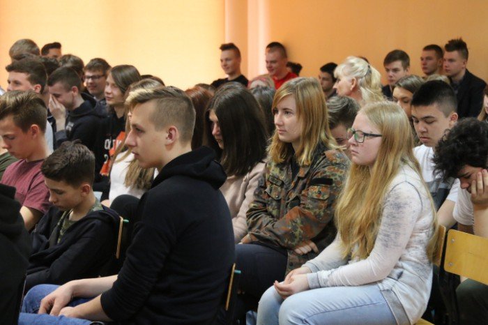 poeta-to-na-pewno-ktos-w-szkole-pod-sniezka-foto-68491
