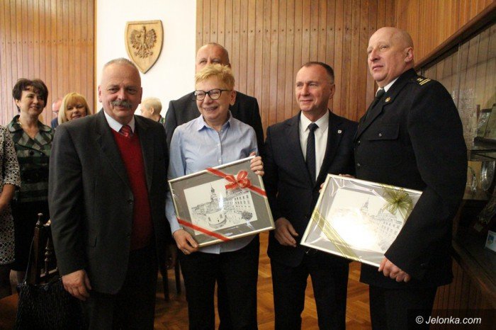 jedni-przychodza-inni-odchodza-uroczyscie-foto-68504