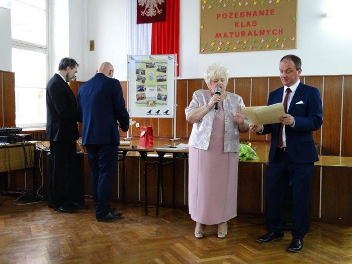 ostatni-dzwonek-zabrzmia-w-handlowce-foto-68524