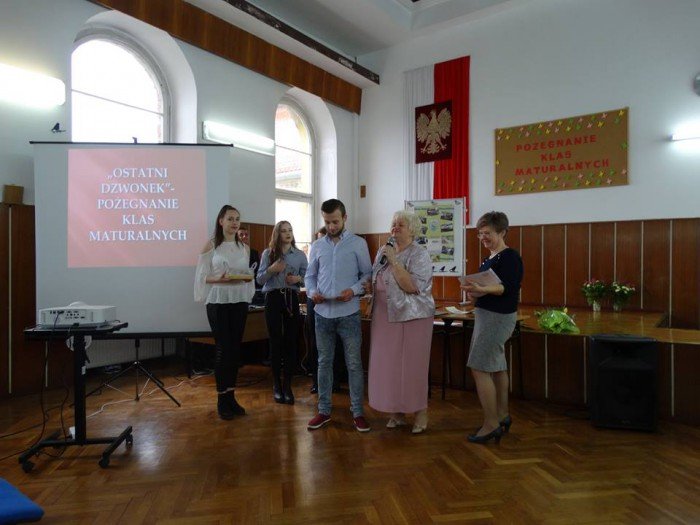 ostatni-dzwonek-zabrzmia-w-handlowce-foto-68524
