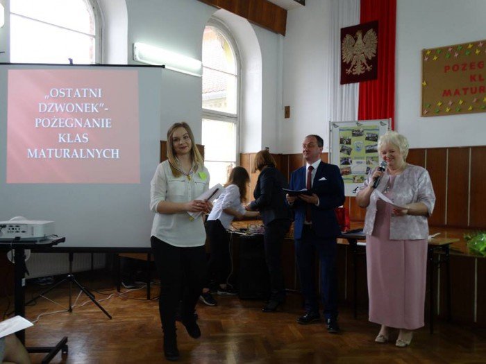 ostatni-dzwonek-zabrzmia-w-handlowce-foto-68524