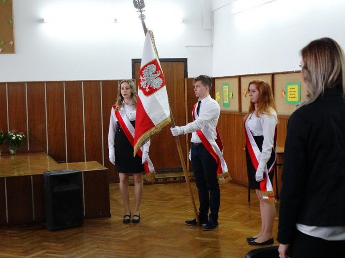 ostatni-dzwonek-zabrzmia-w-handlowce-foto-68524
