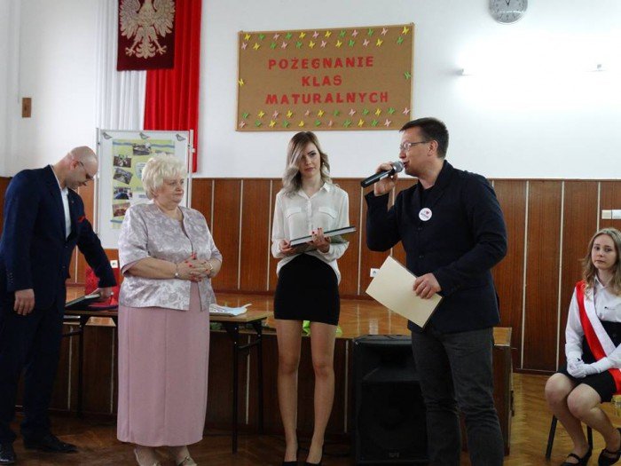 ostatni-dzwonek-zabrzmia-w-handlowce-foto-68524