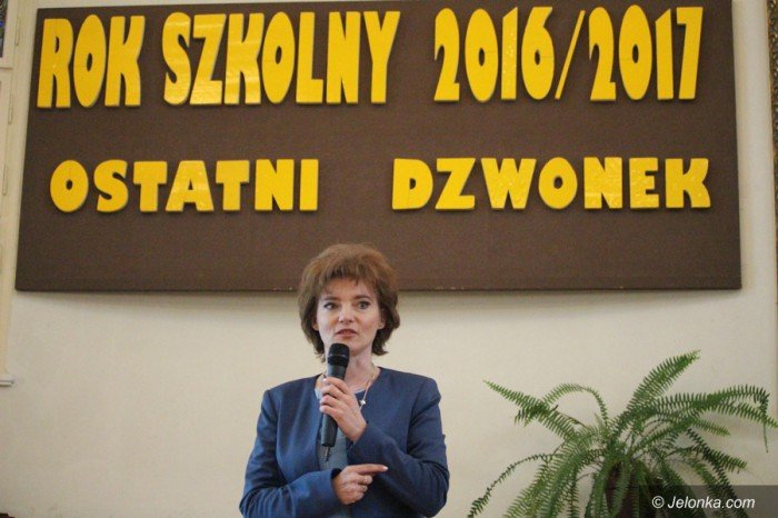 uroczyste-pozegnanie-maturzystow-foto-68526