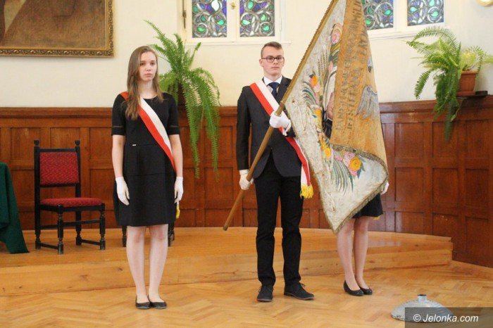 uroczyste-pozegnanie-maturzystow-foto-68526