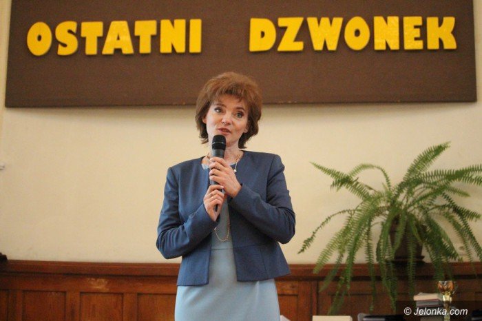 uroczyste-pozegnanie-maturzystow-foto-68526