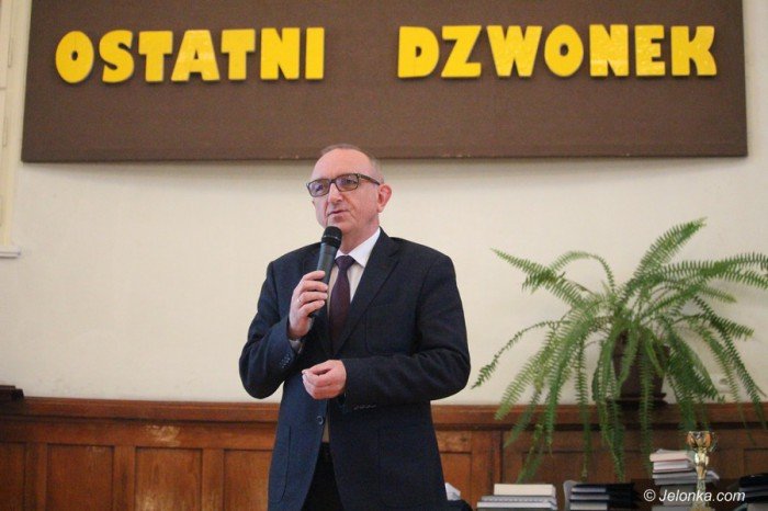 uroczyste-pozegnanie-maturzystow-foto-68526