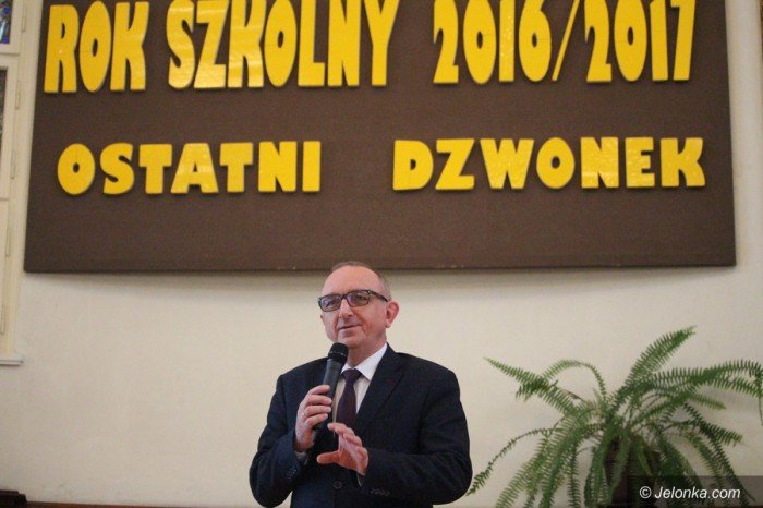 uroczyste-pozegnanie-maturzystow-foto-68526