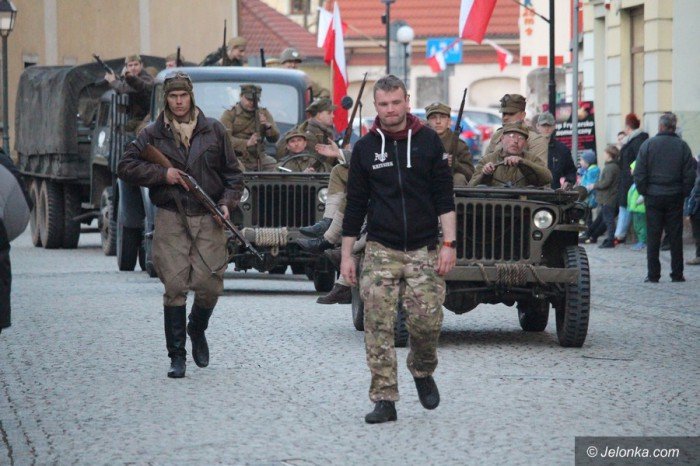 rekonstruktorzy-przemierzali-deptakiem-foto-68573