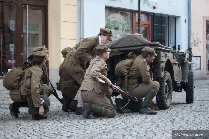 rekonstruktorzy-przemierzali-deptakiem-foto-68573