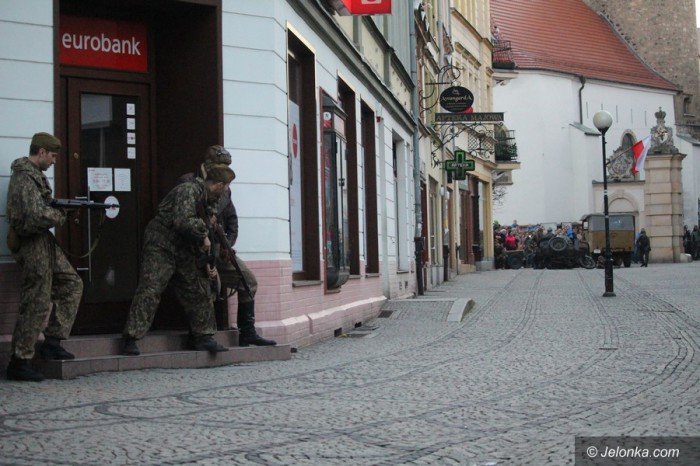 rekonstruktorzy-przemierzali-deptakiem-foto-68573