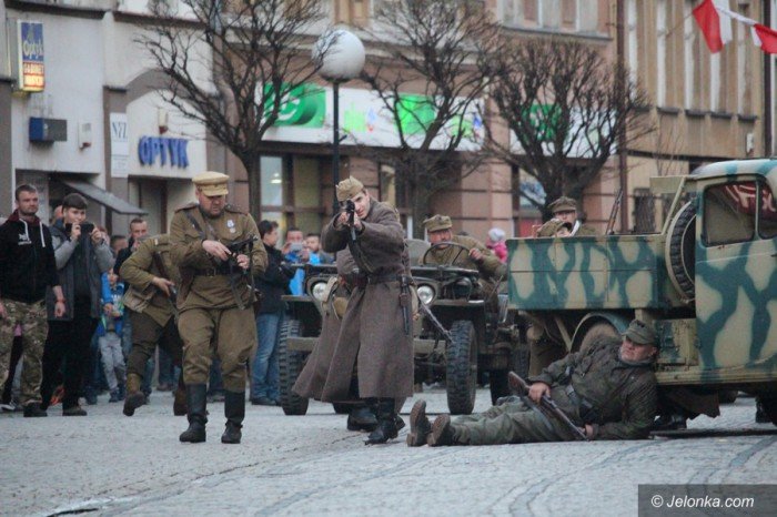 rekonstruktorzy-przemierzali-deptakiem-foto-68573