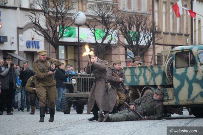 rekonstruktorzy-przemierzali-deptakiem-foto-68573
