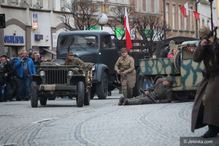 rekonstruktorzy-przemierzali-deptakiem-foto-68573