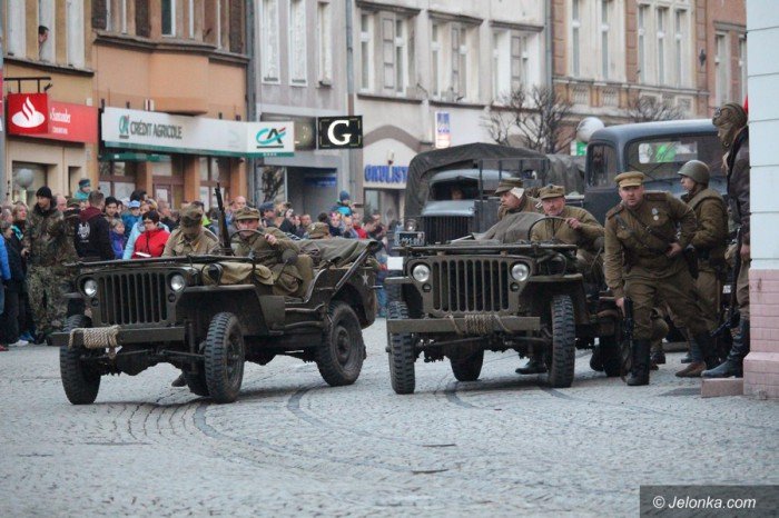 rekonstruktorzy-przemierzali-deptakiem-foto-68573