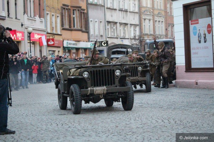 rekonstruktorzy-przemierzali-deptakiem-foto-68573