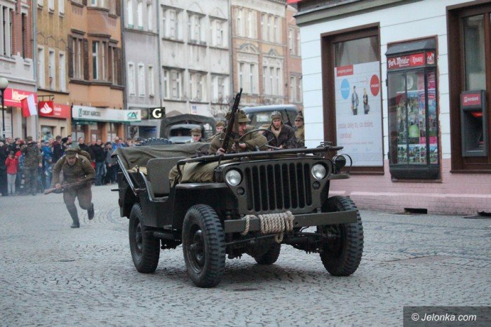 rekonstruktorzy-przemierzali-deptakiem-foto-68573