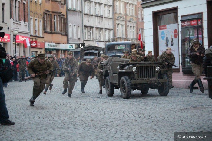 rekonstruktorzy-przemierzali-deptakiem-foto-68573