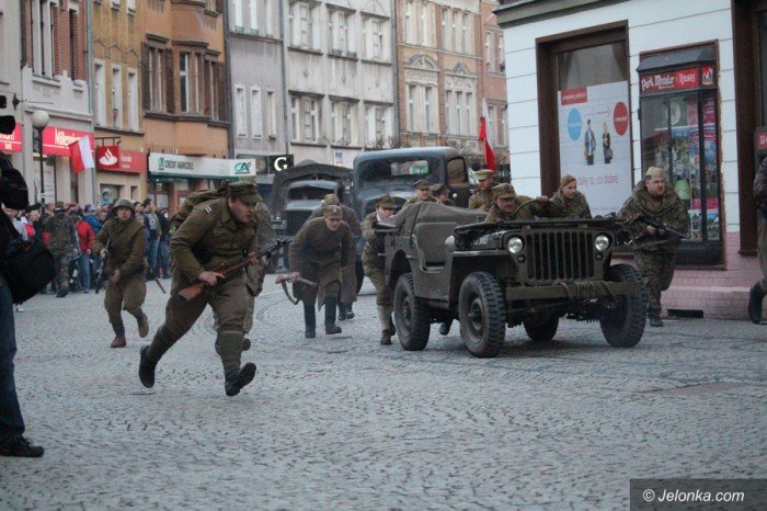 rekonstruktorzy-przemierzali-deptakiem-foto-68573