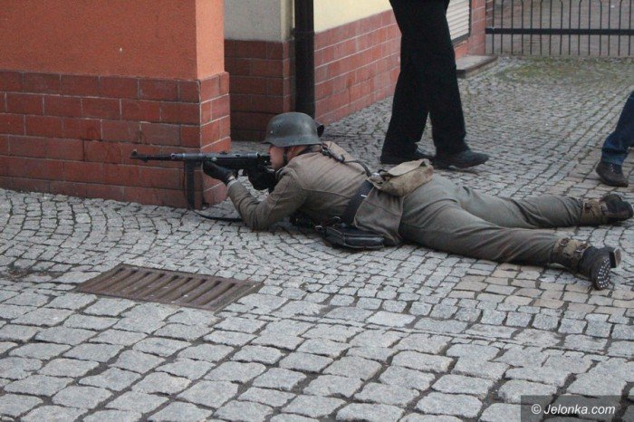 rekonstruktorzy-przemierzali-deptakiem-foto-68573