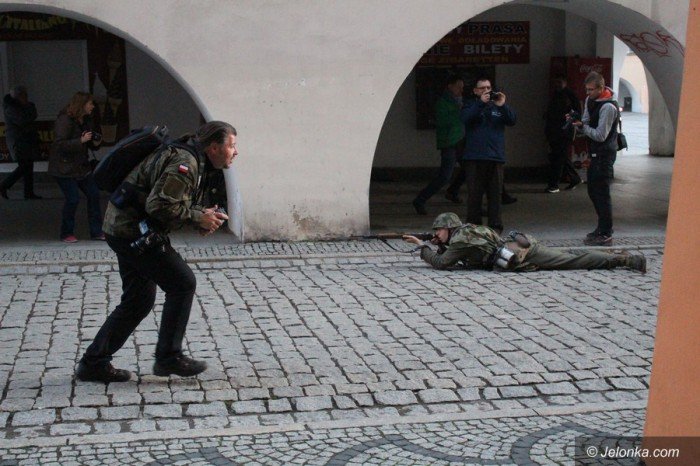 rekonstruktorzy-przemierzali-deptakiem-foto-68573