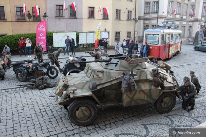 rekonstruktorzy-przemierzali-deptakiem-foto-68573