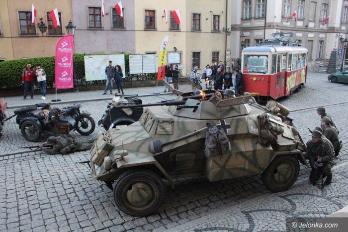 rekonstruktorzy-przemierzali-deptakiem-foto-68573