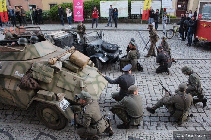 rekonstruktorzy-przemierzali-deptakiem-foto-68573