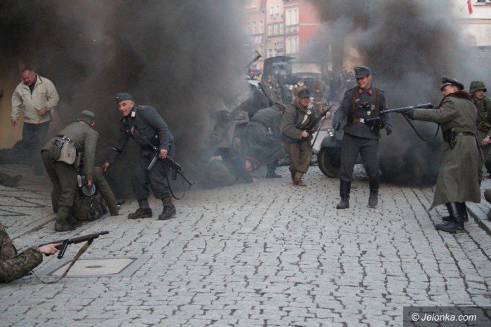 rekonstruktorzy-przemierzali-deptakiem-foto-68573